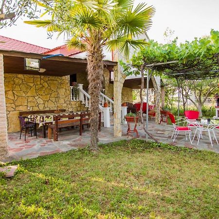 Villa Touzla Ofrínion Zewnętrze zdjęcie