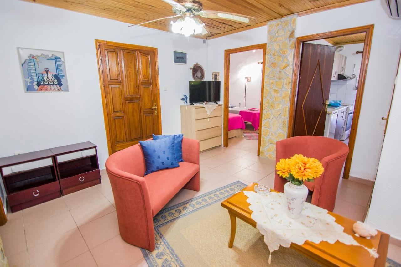 Villa Touzla Ofrínion Zewnętrze zdjęcie