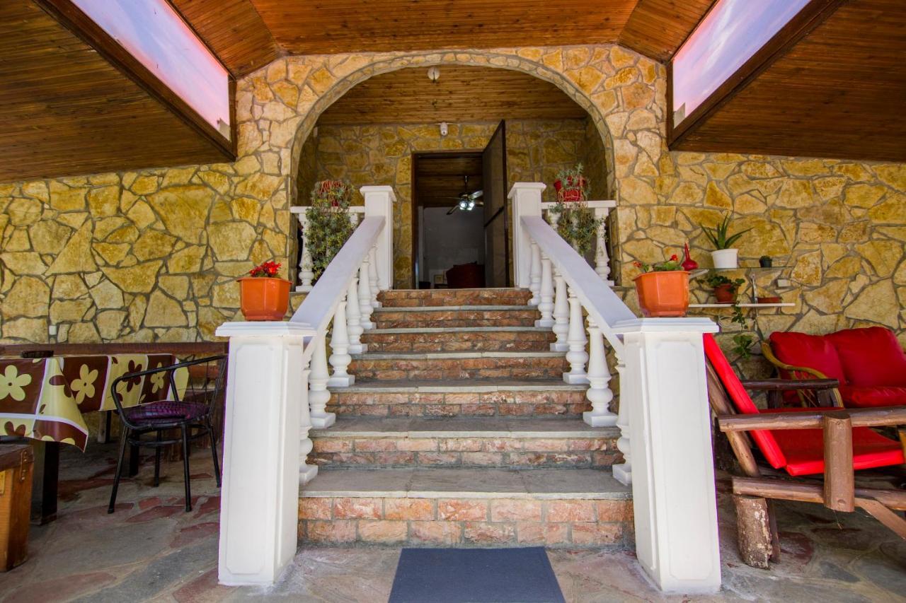 Villa Touzla Ofrínion Zewnętrze zdjęcie