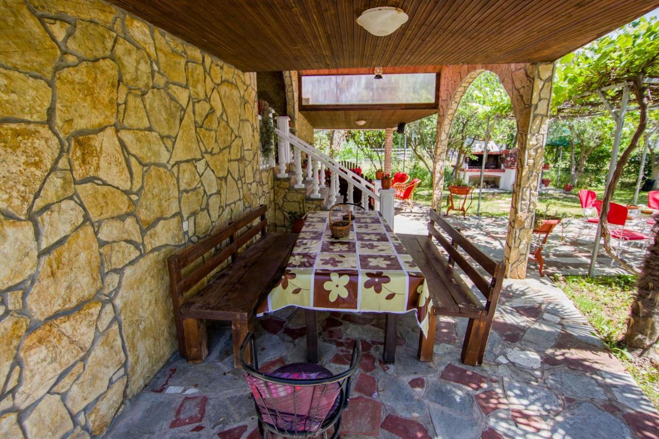Villa Touzla Ofrínion Zewnętrze zdjęcie